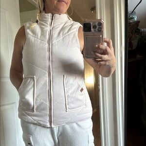 & Petal pink quilted vest Women's Cream Quilted EUC Money Size Lg